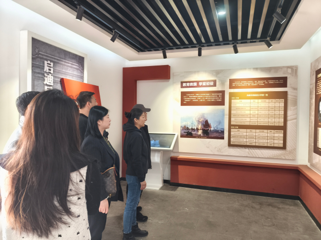 20250331民建保定市委陽(yáng)光支部赴保定省立第二師范學(xué)校紀(jì)念館開(kāi)展清明祭英烈教育活動(dòng)3 (2).jpg